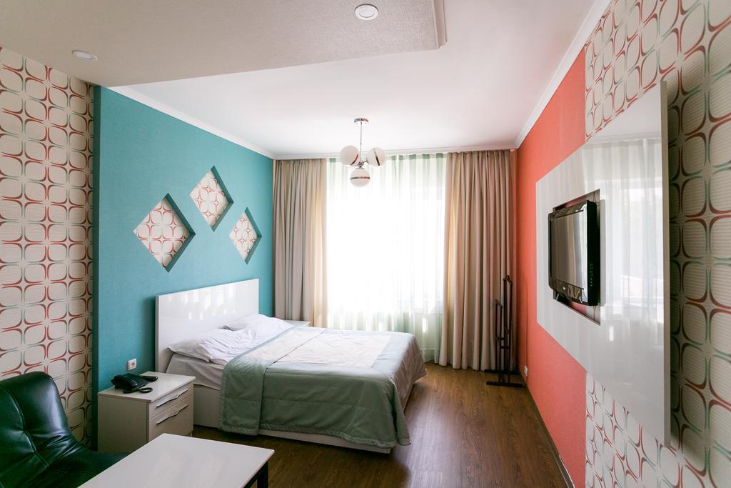 Delphin Guest House Bishkek Exterior foto