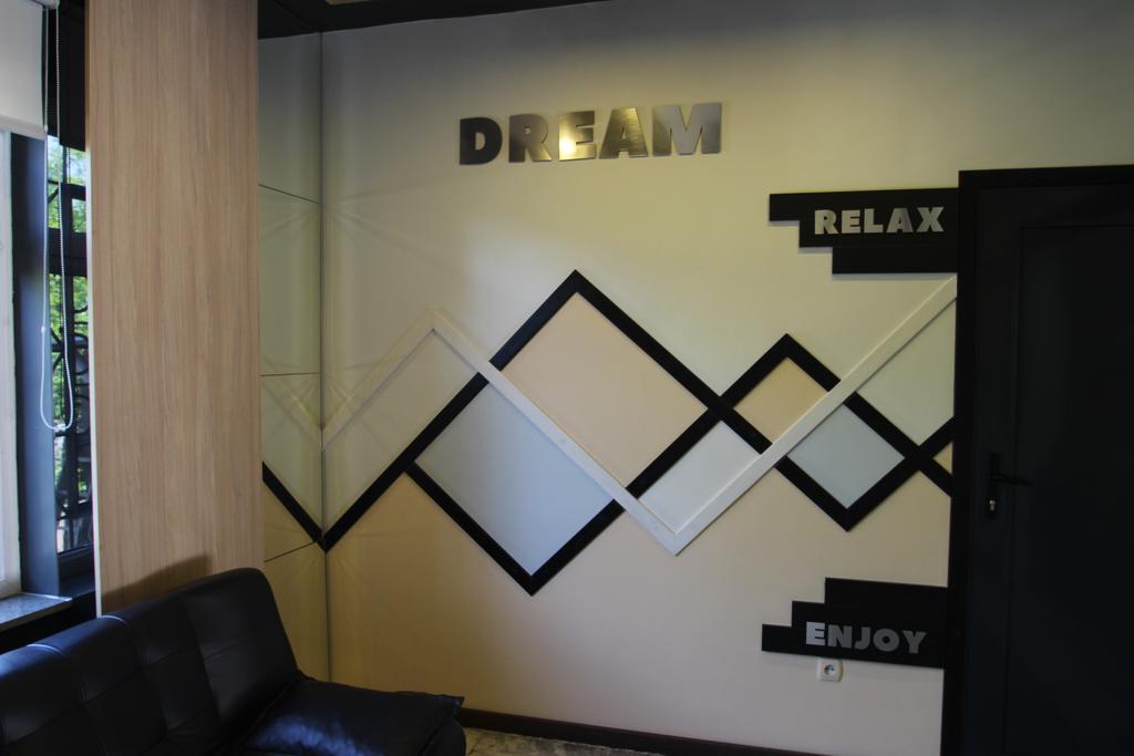 Delphin Guest House Bishkek Exterior foto